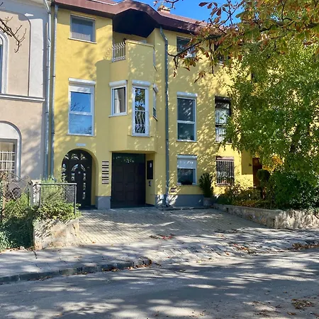 Bellevue Vendeghaz Vác